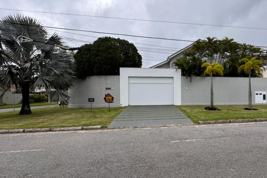 Fachada de casa de condomínio para alugar com 7 quartos, 1003m² em Barra da Tijuca, Rio de Janeiro