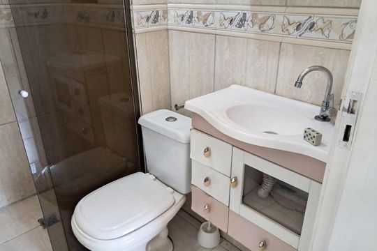 Banheiro de apartamento para alugar com 2 quartos, 48m² em Vitoria, Belo Horizonte
