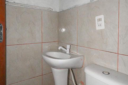 Banheiro da Suíte de casa para alugar com 1 quarto, 40m² em Morro Santana, Porto Alegre