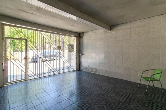 Garagem de casa à venda com 2 quartos, 200m² em Cidade Brasil, Guarulhos