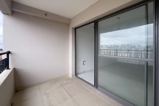 Varanda de kitnet/studio à venda com 1 quarto, 32m² em Sacomã, São Paulo