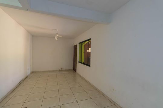 Sala de casa para alugar com 3 quartos, 100m² em Porto Novo, São Gonçalo