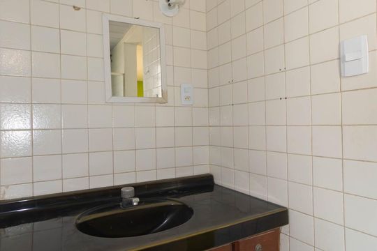 Banheiro da Suíte 1 de casa para alugar com 3 quartos, 100m² em Porto Novo, São Gonçalo