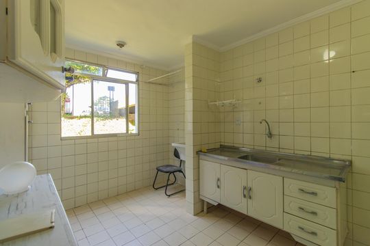 Cozinha de apartamento para alugar com 2 quartos, 53m² em Lajeado, Cotia
