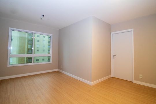 Suíte de apartamento para alugar com 2 quartos, 65m² em Marechal Rondon, Canoas
