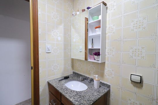 Banheiro de casa para alugar com 3 quartos, 88m² em Vila Represa, São Paulo