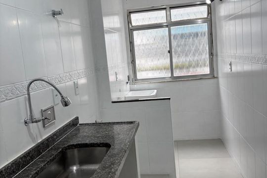 Cozinha de apartamento para alugar com 2 quartos, 55m² em Jacarepaguá, Rio de Janeiro