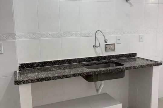 Cozinha de apartamento para alugar com 2 quartos, 55m² em Jacarepaguá, Rio de Janeiro