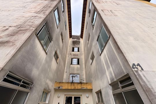 Fachada do bloco de apartamento para alugar com 2 quartos, 68m² em Jardim Santo André, Santo André