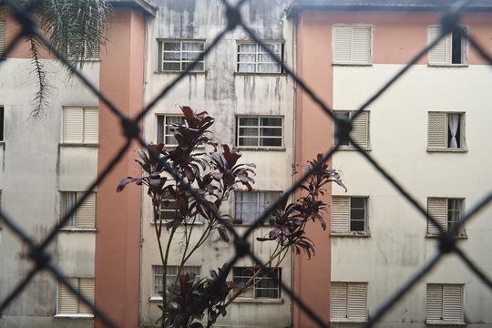 Vista da sala  de apartamento para alugar com 2 quartos, 68m² em Jardim Santo André, Santo André