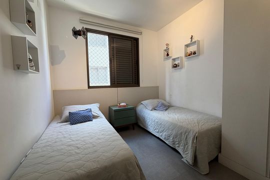 Quarto 2 de apartamento à venda com 3 quartos, 110m² em Santo Antônio, Belo Horizonte