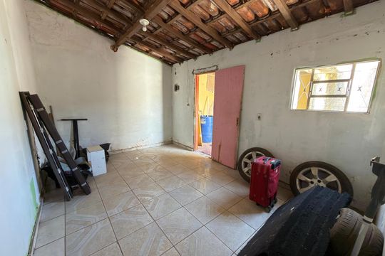 Casa à venda com 4 quartos, 200m² em Conjunto 9, Brasília