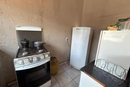 Casa à venda com 4 quartos, 200m² em Conjunto 9, Brasília