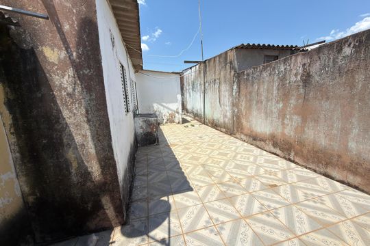 Casa à venda com 4 quartos, 200m² em Conjunto 9, Brasília