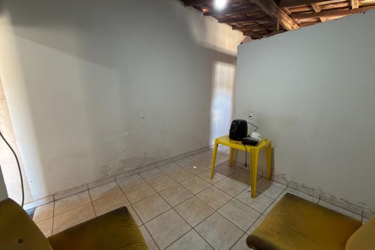 Casa à venda com 4 quartos, 200m² em Conjunto 9, Brasília