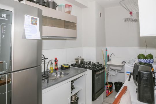 Cozinha e Área de Serviço de apartamento à venda com 2 quartos, 37m² em Bom Retiro, São Paulo