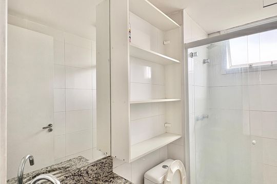 Banheiro de apartamento à venda com 2 quartos, 42m² em Jardim Iris, São Paulo