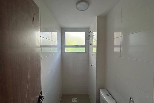 Banheiro de apartamento para alugar com 2 quartos, 46m² em Braúnas, Belo Horizonte