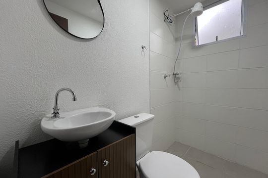 Banheiro Social de apartamento para alugar com 2 quartos, 46m² em Braúnas, Belo Horizonte