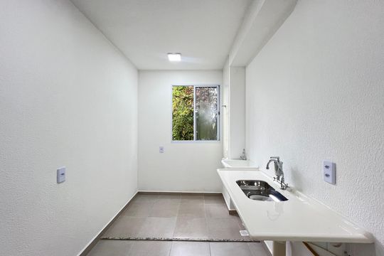 Cozinha de apartamento para alugar com 2 quartos, 46m² em Braúnas, Belo Horizonte