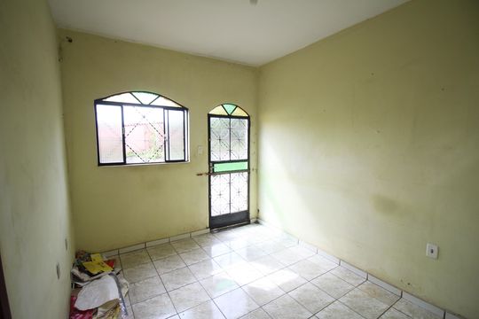 Sala de casa à venda com 3 quartos, 450m² em Lindéia, Contagem