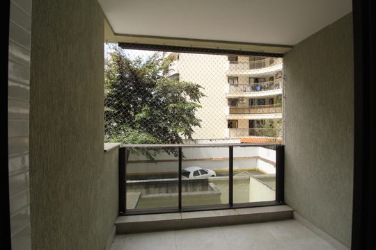 Sala - Varanda de kitnet/studio para alugar com 1 quarto, 40m² em Freguesia (jacarepaguá), Rio de Janeiro