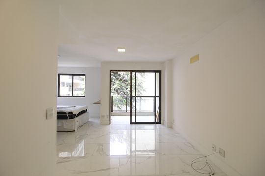 Sala de kitnet/studio para alugar com 1 quarto, 40m² em Freguesia (jacarepaguá), Rio de Janeiro