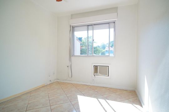Quarto de apartamento à venda com 1 quarto, 38m² em Jardim Itu, Porto Alegre