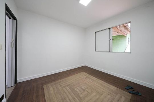 Quarto 2 de casa para alugar com 2 quartos, 70m² em Vila Ponte Rasa, São Paulo