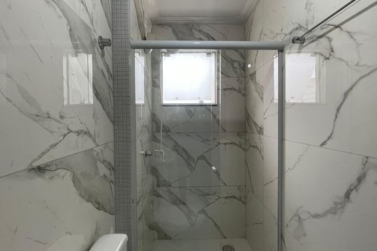 Banheiro de apartamento para alugar com 2 quartos, 60m² em Bela Vista, Palhoça