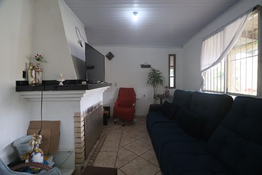 Casa à venda com 3 quartos, 70m² em Niterói, Canoas