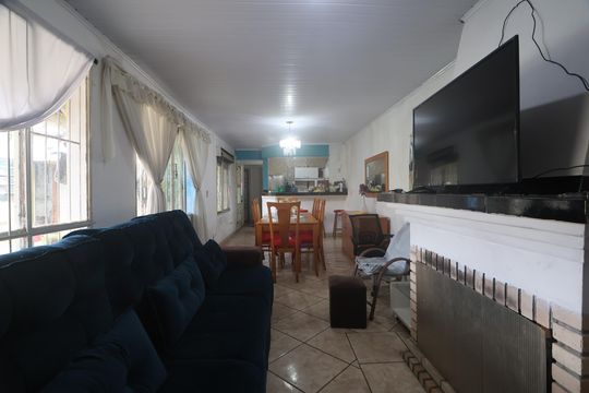 Sala de casa à venda com 3 quartos, 70m² em Niterói, Canoas