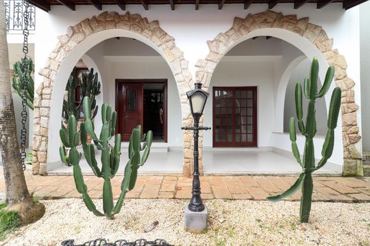 Casa à venda com 3 quartos, 760m² em Conjunto Habitacional Vila Santana (sousas), Campinas