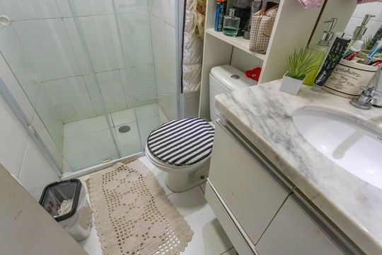 Banheiro da suíte de apartamento à venda com 3 quartos, 88m² em Centro, Diadema