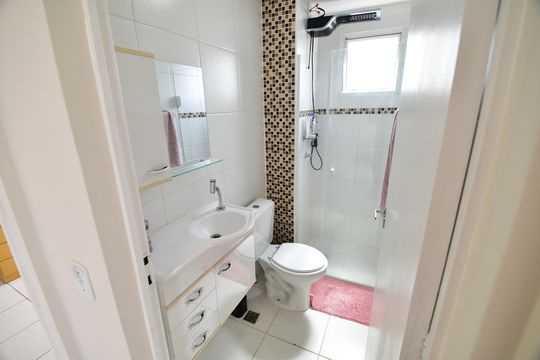 Banheiro de apartamento para alugar com 2 quartos, 46m² em Jardim do Lago, Campinas