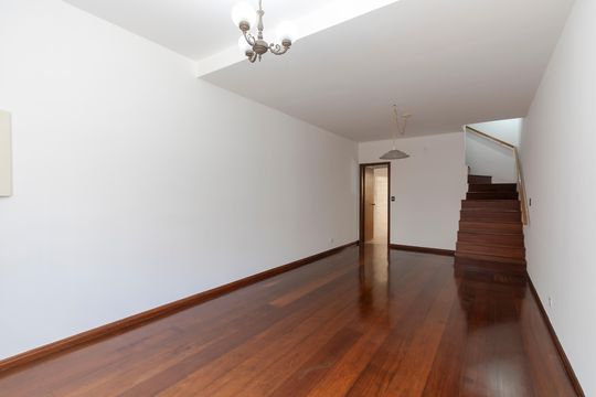 Sala de casa de condomínio à venda com 3 quartos, 90m² em Cidade Monções, São Paulo