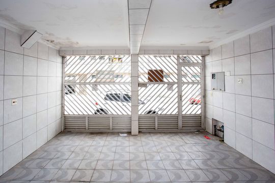 Garagem de casa para alugar com 3 quartos, 198m² em Conceição, Diadema