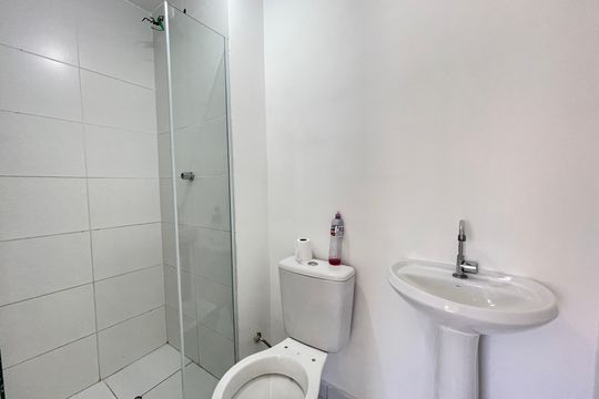 Banheiro de apartamento para alugar com 2 quartos, 33m² em Jardim Celeste, São Paulo