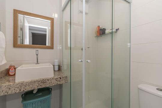 Banheiro de apartamento à venda com 2 quartos, 43m² em Residencial Anauá, Hortolândia