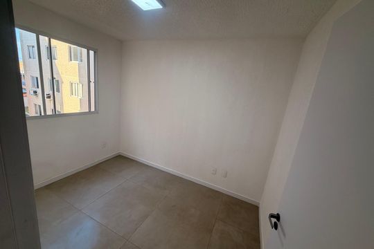 Quarto 2 de apartamento para alugar com 2 quartos, 42m² em Jardim Dona Leopoldina, Porto Alegre