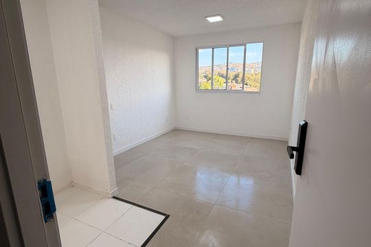 Apartamento para alugar com 2 quartos, 42m² em Jardim Dona Leopoldina, Porto Alegre
