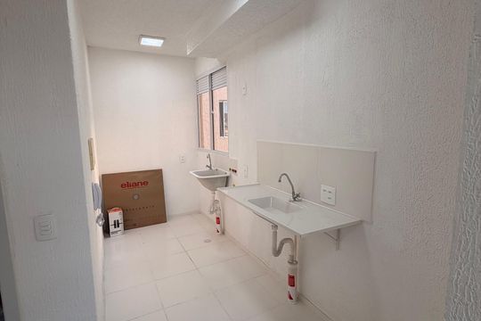 Cozinha/Área de serviço de apartamento para alugar com 2 quartos, 42m² em Jardim Dona Leopoldina, Porto Alegre