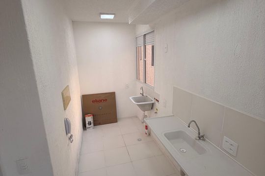 Cozinha/Área de serviço de apartamento para alugar com 2 quartos, 42m² em Jardim Dona Leopoldina, Porto Alegre