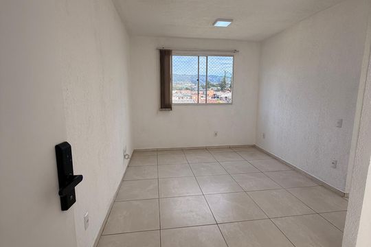 Sala de apartamento para alugar com 2 quartos, 42m² em Mário Quintana, Porto Alegre