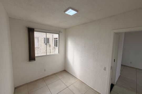 Quarto 2 de apartamento para alugar com 2 quartos, 42m² em Mário Quintana, Porto Alegre
