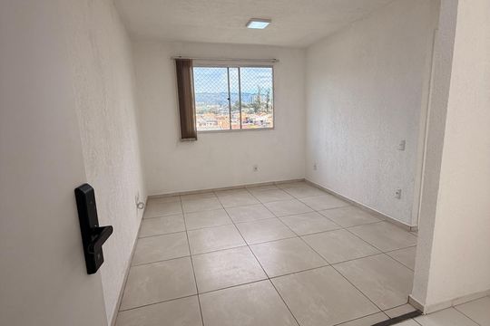 Sala de apartamento para alugar com 2 quartos, 42m² em Mário Quintana, Porto Alegre