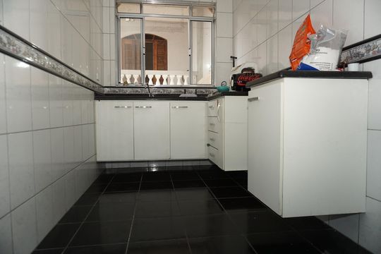 Cozinha de casa para alugar com 1 quarto, 48m² em Chácaras São Marcos, Embu das Artes