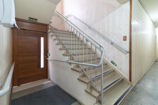 Hall social de apartamento à venda com 2 quartos, 61m² em Santana, Porto Alegre
