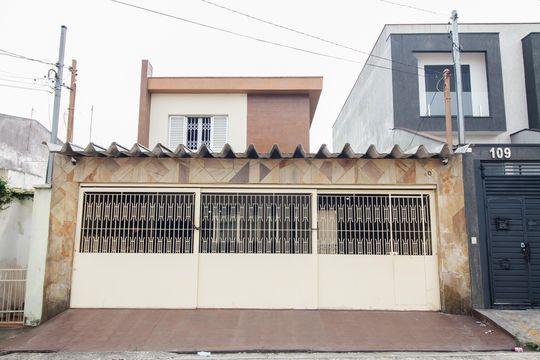 Fachada de casa para alugar com 2 quartos, 100m² em Vila Carrão, São Paulo