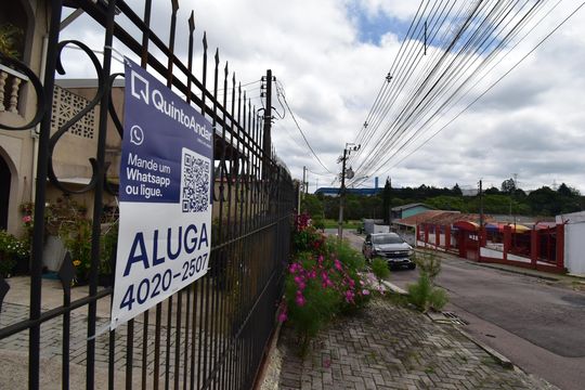 Placa de kitnet/studio para alugar com 1 quarto, 17m² em Cidade Industrial de Curitiba, Curitiba